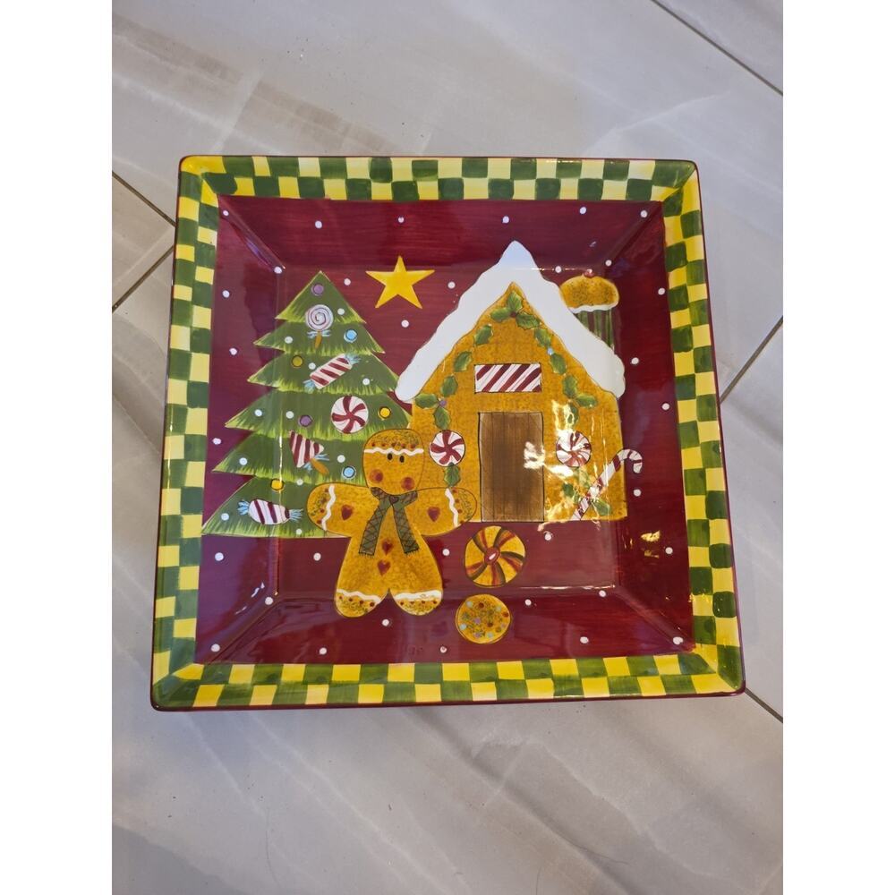 Laurie Gates HOLIDAY TREATS 12" Dinner Plate Red w Gingerbread‎ Cookie Cutouts